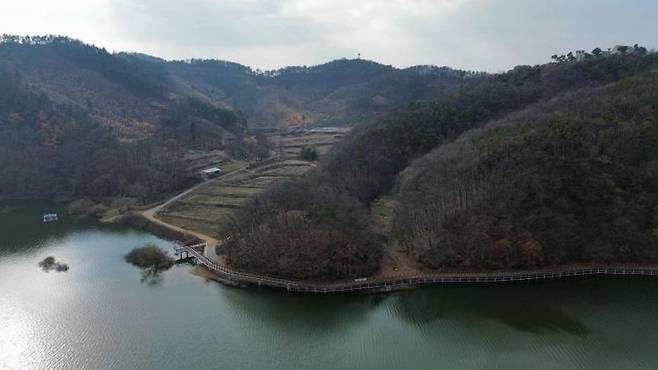 용인특례시가 이동저수지와 송전천 산책로를 연결한 초대형 호수공원을 조성한다. 용인시 제공
