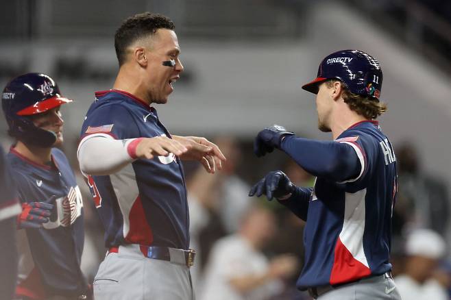 <yonhap photo-7485="">클라이맥스에 오른 월드베이스볼클래식(WBC). 미국 대표팀 내부 자존심 경쟁이 결승전에서도 시너지를 발휘할지 주목된다. Al Bello/Getty Images/AFP (Photo by AL BELLO / GETTY IMAGES NORTH AMERICA / Getty Images via AFP)/2026-03-16 11:27:23/ <저작권자 ⓒ 1980~2026 ㈜연합뉴스. 무단 전재 재배포 금지, AI 학습 및 활용 금지></yonhap>