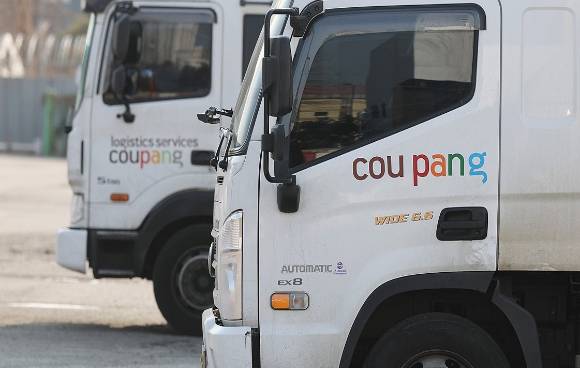 쿠팡 배송 차량 모습. [사진=연합뉴스]