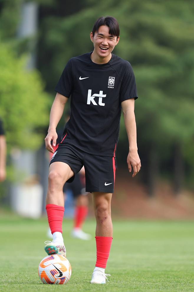 환한 미소를 짓고 있는 양현준. 대한축구협회 제공