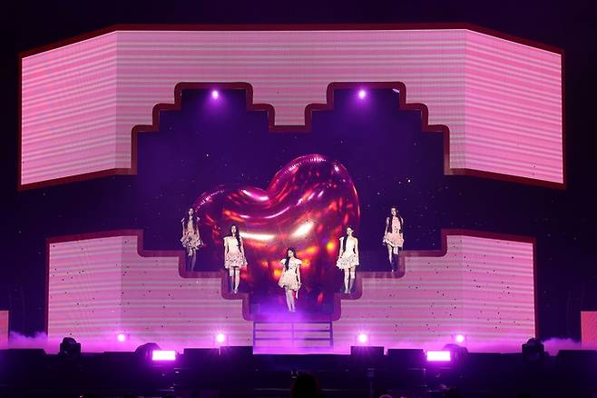 아일릿이 14일 티켓링크 라이브 아레나에서 콘서트 ‘ILLIT LIVE PRESS START♥ in SEOUL’을 개최했다. 빌리프랩