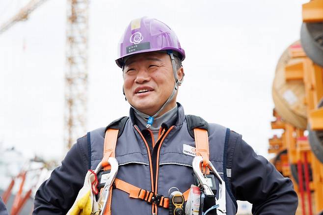 한화오션 제1기 명장으로 선정된 조수연 상선사업부 기원. 한화오션