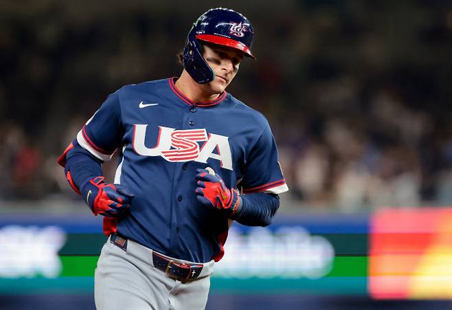 미국 야구대표팀이 2026 월드베이스볼클래식(WBC) 결승에 오른다. 사진은 지난 15일(현지시각) 미국-도미니카공화국 WBC 4강 4회말에서 홈런을 친 미국 좌익수 로만 앤서니의 모습. /로이터=뉴스1