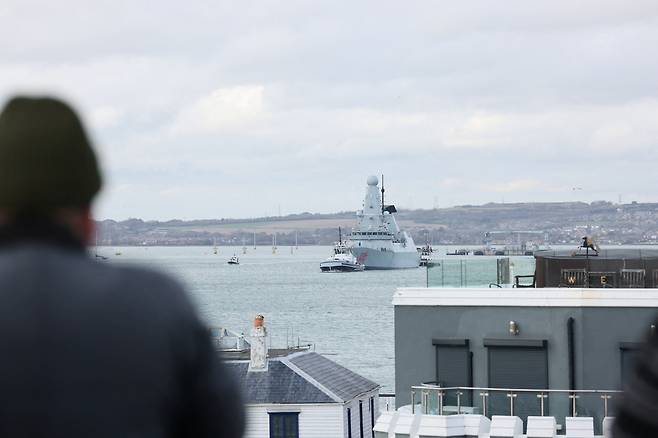 동지중해로 출항 대기중인 영국 해군 구축함 HMS 드래곤함[로이터 연합뉴스]