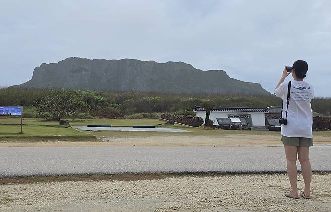 자살절벽은 선라이즈 클리프 등으로의 개명이 검토되고 있다.