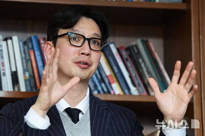 [서울=뉴시스] 권창회 기자 = 이성원 세종연구소 연구위원이 지난 11일 서울 종로구 세종연구소에서 뉴시스와 인터뷰하고 있다. 2026.03.12. kch0523@newsis.com