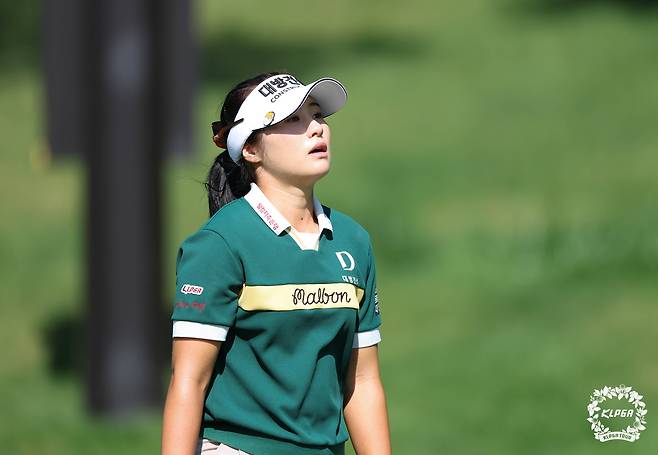 퍼팅에 실패하고 아쉬워하고 있는 이정은6. 사진 제공=KLPGA