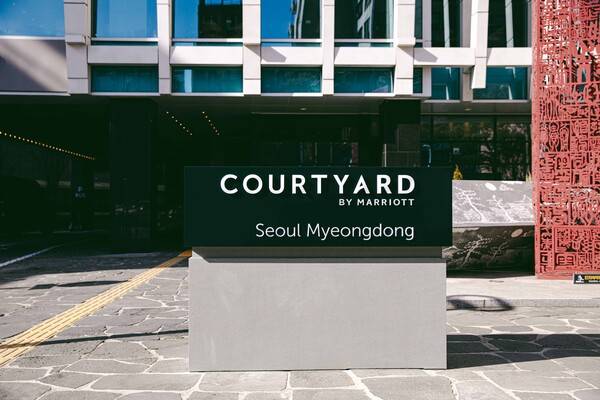 3월 1일부터 '코트야드 메리어트 서울 명동(Courtyard by Marriott Seoul Myeongdong)'으로 여행자를 맞이하고 있다