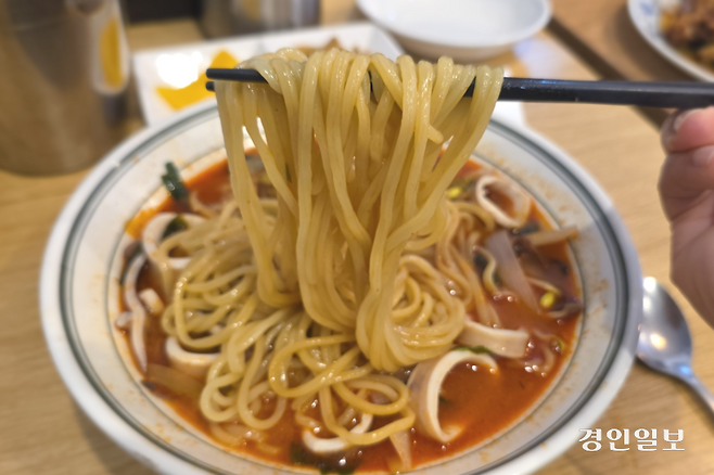쫀쫀한 면발. /황성규기자 homerun@kyeongin.com