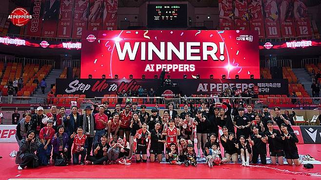 지난 15일 정관장과의 맞대결에서 승리한 페퍼저축은행. AI페퍼스 제공