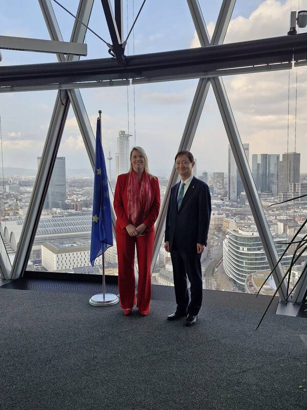 힐케마(Petra Hielkema)&nbsp;EIOPA 의장, 이찬진 금융감독원장 [출처= 금감원]