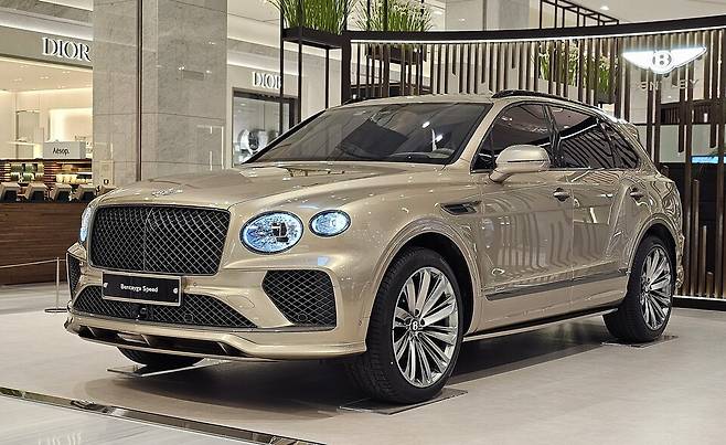 벤틀리 '더 뉴 벤테이가 스피드'의 외관./곽호준 기자