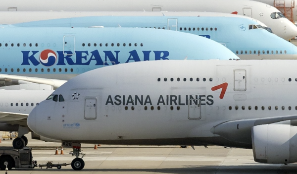 항공업계에서는 유류할증료 급등 전 마지막 저가 구간인 3월이 사실상 '항공권 최저가 타이밍'이라는 분석이 나온다. /연합뉴스