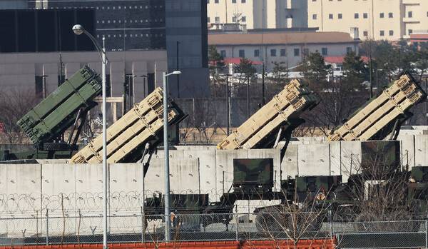 한미연합훈련 '자유의 방패'(프리덤실드·FS) 연습을 하루 앞둔 8일 경기도 평택시 캠프 험프리스에 패트리엇이 배치돼 있다. 2026.3.8 연합뉴스