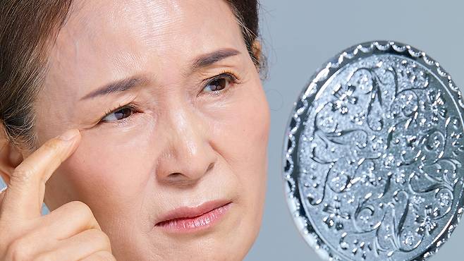 눈꺼풀 처짐을 방치하면 처진 피부가 시야를 방해할 수 있다｜출처: 게티이미지뱅크