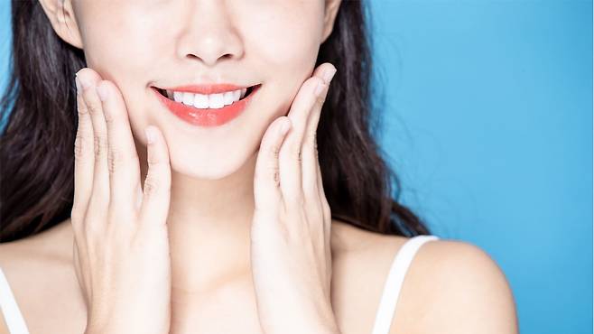 생활 속 습관을 점검하고 개선하는 것만으로도 여러 치과 질환의 위험을 낮출 수 있다｜출처: 클립아트코리아