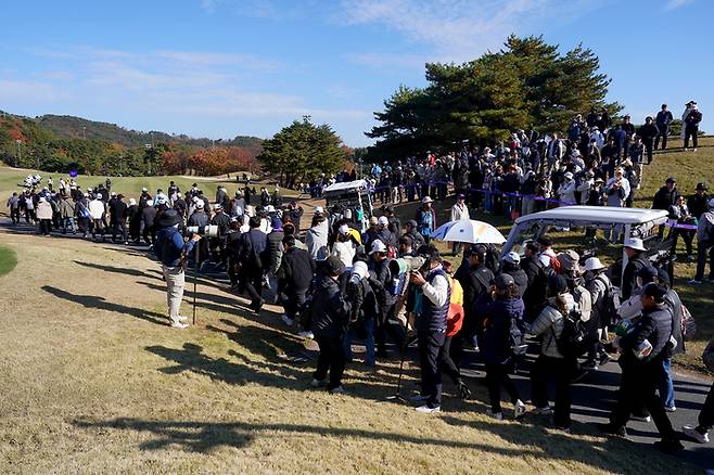 위믹스 챔피언십 2025가 열린 마우나오션CC를 가득 메운 갤러리들. 사진 | 대회조직위