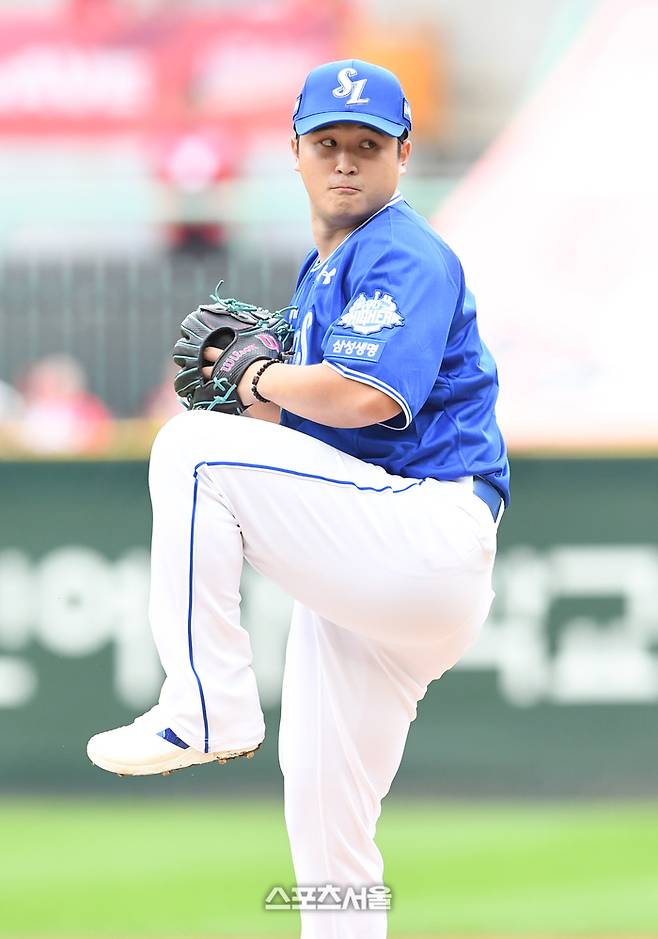 삼성 최원태가 9일 인천 SSG랜더스필드에서 열린 2025 KBO리그 SSG와 준플레이오프 1차전에 선발 등판해 힘차게 공을 던지고 있다. 문학 | 박진업 기자 upandup@sportsseoul.com