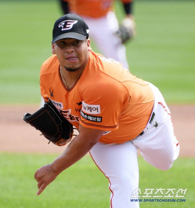 14일 대전 한화생명이글스파크에서 열린 한화 이글스와 KIA 타이거즈의 경기. 한화 산체스가 역투하고 있다. 대전=박재만 기자 pjm@sportschosun.com/2024.04.14/