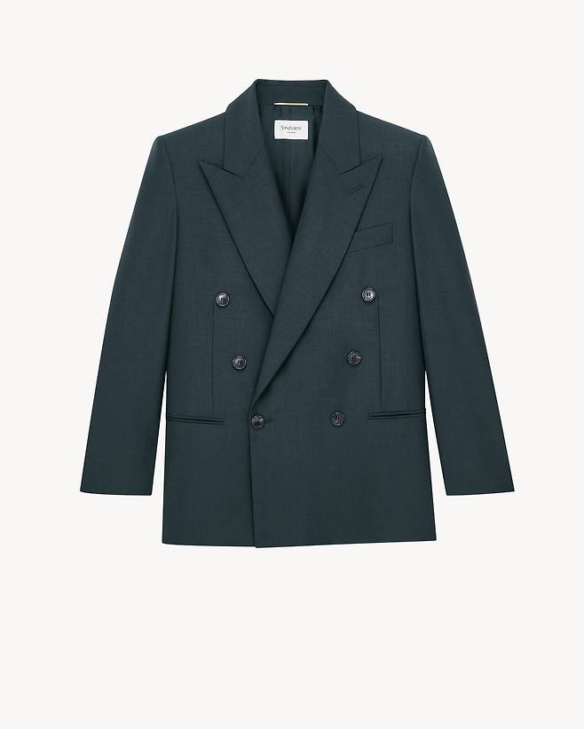 더블 브레스티드, 6 버튼, 피크 라벨의 박시 재킷. 생 로랑.