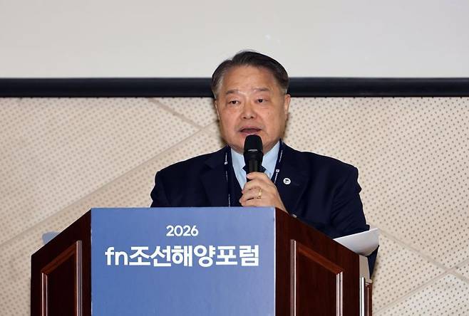 파이낸셜뉴스 주최로 제1회 '2026 fn 조선해양포럼'이 17일 부산 부산항국제전시컨벤션센터에서 ‘조선·해양 혁신을 위한 글로벌 동맹’이란 주제로 열렸다. 양창호 한국해운협회 상근부회장이 강연을 하고 있다. 사진=박범준 기자