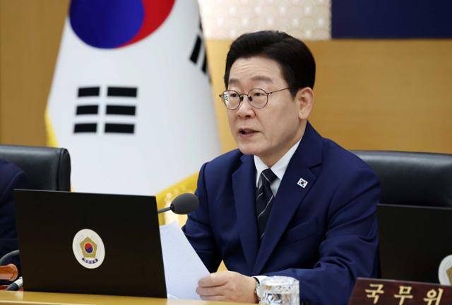 이재명 대통령이 17일 정부세종청사에서 열린 국무회의에 참석해 발언하고 있다. 왕태석 선임기자