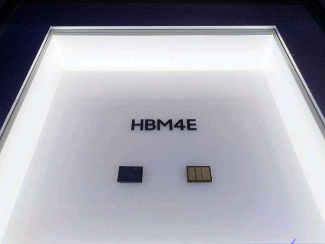 17일 미국 캘리포니아주 새너제이에서 열린 엔비디아 'GTC 2026' 삼성전자 부스에 삼성전자의 차세대 HBM인 HBM4E 제품이 전시되어 있다. 삼성전자 제공