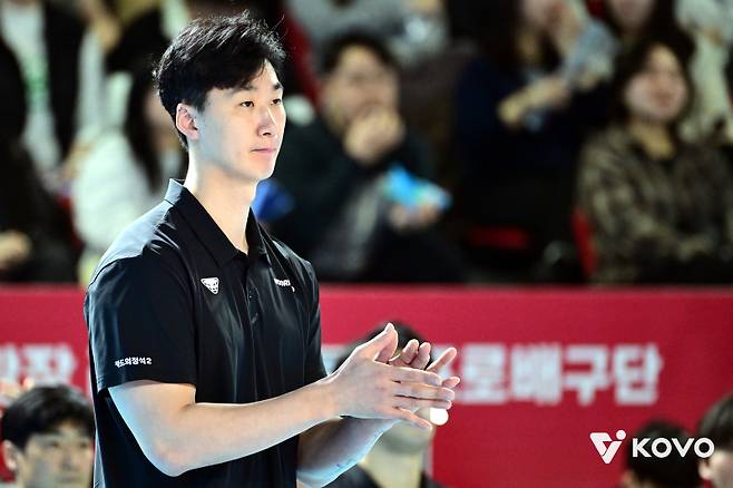 감독대행 부임 뒤 우리카드의 14승 4패 질주를 이끈 박철우 감독대행