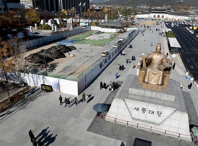 광화문 광장에 조성하는 ‘감사의 정원’ 공사 현장