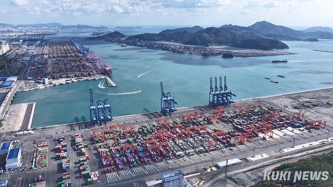 부산항 신항 전경.&nbsp;