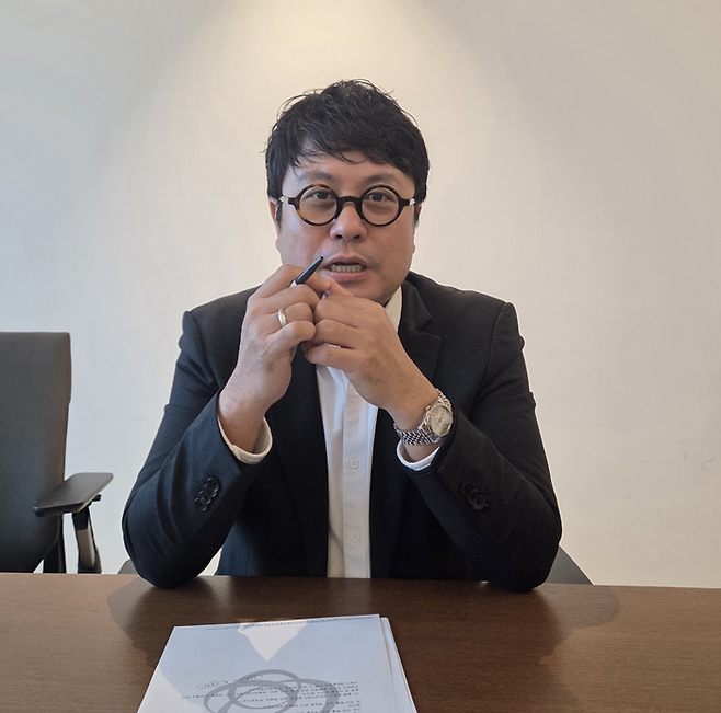 신년기 한화자산운용 해외채권운용팀장이 매일경제와 만나 인터뷰 하는 모습. [김유신 기자]