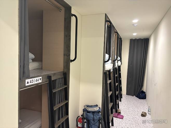 서울 중구 남산동의 한 캡슐 호텔의 객실 모습. 정주원 기자