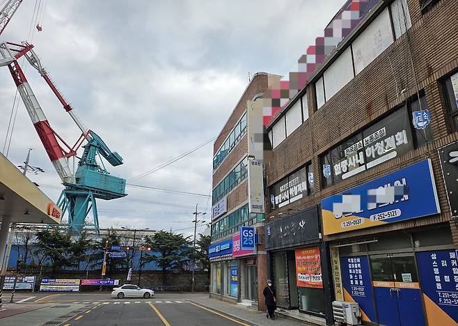 HD현대중공업 울산 조선소 건너편에 위치한 금속노조 HD현대중공업 사내하청지회. 박혜원 기자