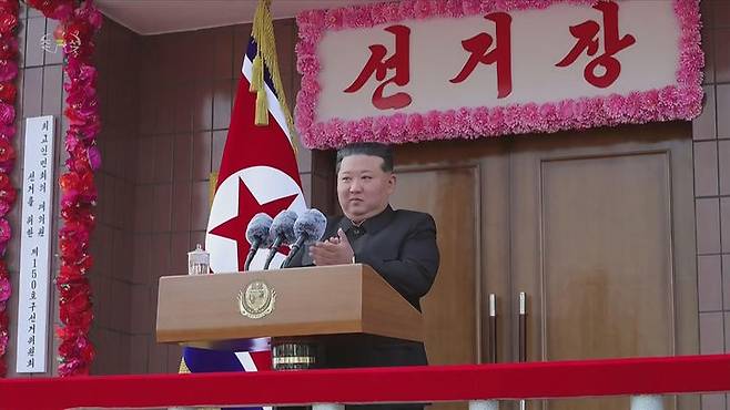 [서울=뉴시스] 북한 조선중앙TV는 김정은 국무위원장이 지난 15일 최고인민회의 대의원선거(남한 총선 격)가 실시된 평안남도 천성청년탄광을 찾아 투표했다고 16일 보도했다. (사진=조선중앙TV 캡처) 2026.03.17. photo@newsis.com *재판매 및 DB 금지