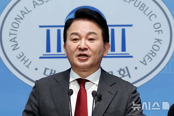 [서울=뉴시스] 조성우 기자 = 3대 특검(내란·김건희·순직해병)의 남은 사건들을 수사하는 2차 종합 특별검사팀이 17일 서울-양평고속도로 노선 변경 의혹에 얽힌 원희룡 전 국토교통부 장관에 대한 출국금지를 요청했다. 사진은 원 전 장관. (사진=뉴시스DB) 2026.03.17. xconfind@newsis.com