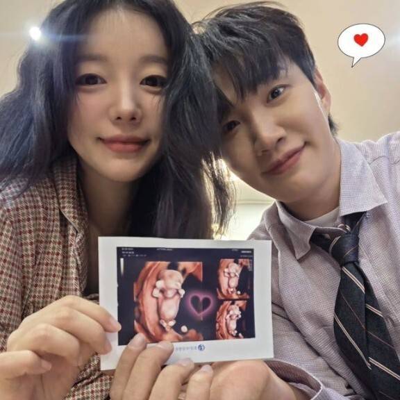 한 차례 유산의 아픔을 겪었지만, 다시 찾아와 준 '생명이'. 문지인 인스타그램 캡처