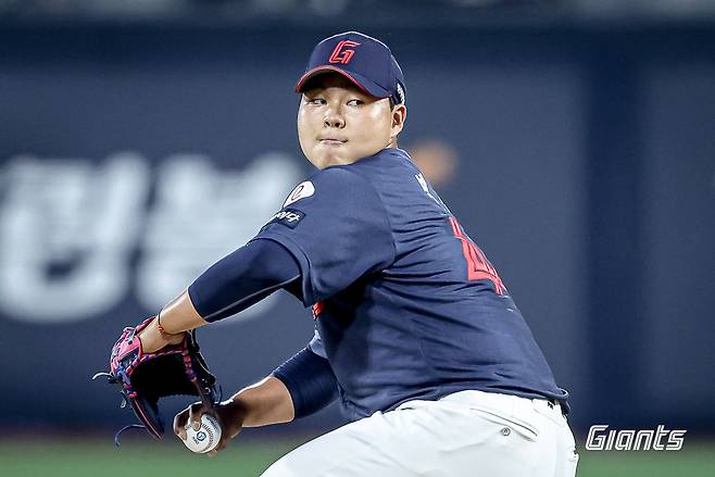 롯데 박진이 역투하고 있다. 사진제공｜롯데 자이언츠