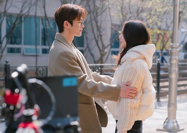 ‘월간남친’ 지수와 서인국. 사진|넷플릭스