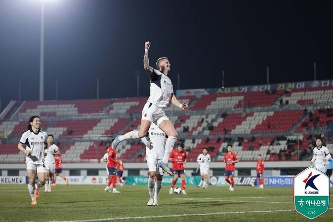 골 세리머니 하는 광주 프리드욘슨. [한국프로축구연맹 제공. 재판매 및 DB 금지]