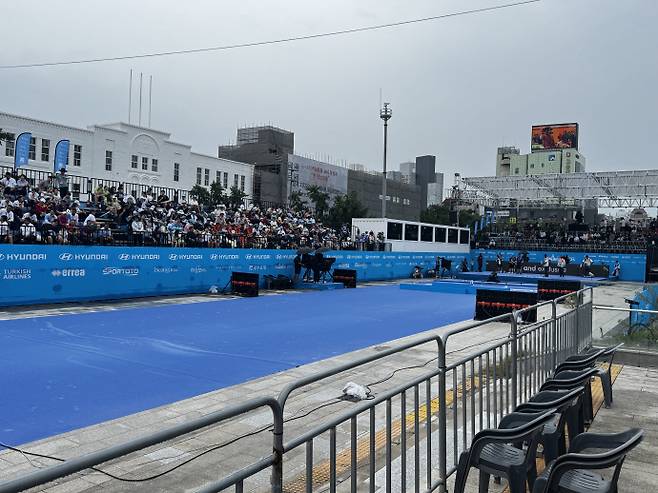 7일 광주 동구 5·18민주광장 특설 양궁 경기장. 이날 오후 2시께 '광주 2025 현대세계양궁선수권대회'의 남·여 혼성 단체 준결승과 결승전이 연달아 진행되고 있었다. /임지섭 기자 ljs@namdonews.com