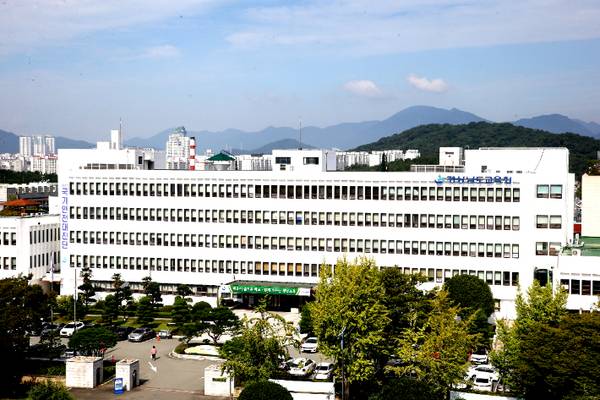 경남교육청은 공교육 강화 정책을 추진하고 있다. 사진은 경남교육청 전경. /도교육청