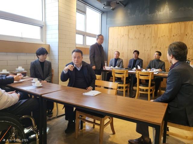 3월 17일 열린 대구 북구장애인체육회 설립추진위원회 출범식에서 참석자들이 회의를 진행하고 있다. 대구장애인체육회 제공