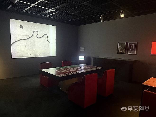 ‘ACC 필름앤비디오-아시아의 장치들’ 전시장에 마련된 한옥희 아카이브 코너. 여성 실험영화 선구자인 한 감독의 복원된 작품들을 만나볼 수 있다.