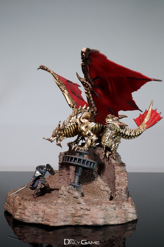 피규어는 바닥, 클리프, 골드스타를 각각 조립하는 방식이며, 날개는 보관 목적상 분리된 형태로 들어있다.