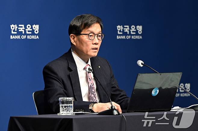 이창용 한국은행 총재가 26일 서울 중구 한국은행 본관에서 열린 기자간담회에서 발언하고 있다. 2026.2.26 ⓒ 뉴스1 사진공동취재단