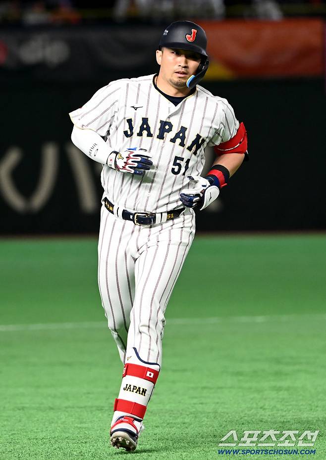 7일 일본 도쿄돔에서 열린 WBC(월드베이스볼클래식) 한국과 일본의 경기. 3회말 스즈키 세이야가 역전 솔로홈런을 치고 베이스를 돌고 있다. 도쿄(일본)=허상욱 기자wook@sportschosun.com/2026.03.07/