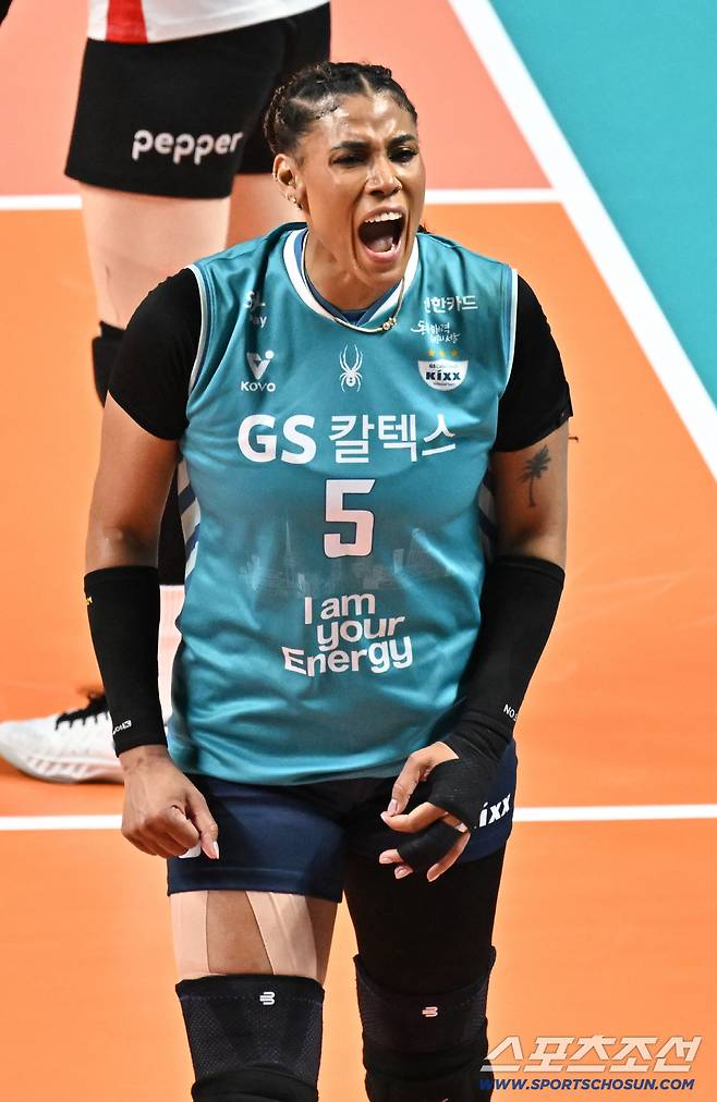 11일 장충체육관에서 열린 V리그 GS칼텍스와 페퍼저축은행의 경기. GS칼텍스 실바가 득점 후 환호하고 있다. 장충=박재만 기자 pjm@sportschosun.com/2026.02.11/