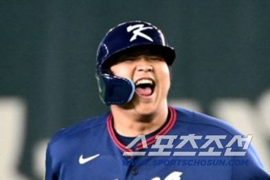 7일 일본 도쿄돔에서 열린 WBC(월드베이스볼클래식) 한국과 일본의 경기. 1회초 2사 1,2루 문보경이 2타점 2루타를 치고 환호하고 있다. 도쿄(일본)=허상욱 기자wook@sportschosun.com/2026.03.07/