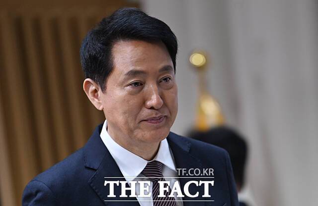 오세훈 서울시장이 혁신 선거대책위원회 구성과 인적 쇄신을 관철하지 못한 채 후보로 최종 등록하면서 기대했던 반등 효과를 만들어내지 못했다는 지적이 나온다. /박헌우 기자