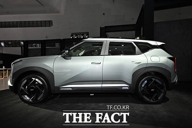 기아가 지난 1월 23일 오전 서울 중구 동대문디자인플라자 아트홀 1관에서 개최한 '디 올 셀토스' 미디어 데이에서 디 올 셀토스 차량이 공개되고 있다. /송호영 기자